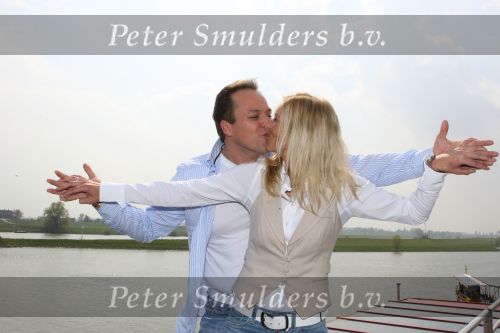 Oosterbeek, 24 April 2008
Frans Bauer komt samen met zijn a.s. vrouw Mariska Bauer aan met de helicopter.
Zij zijn gelandt op de huwelijksboot de \