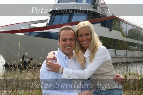 Oosterbeek, 24 April 2008
Frans Bauer komt samen met zijn a.s. vrouw Mariska Bauer aan met de helicopter.
Zij zijn gelandt op de huwelijksboot de \