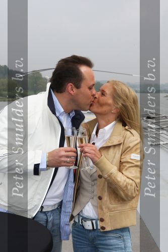Oosterbeek, 24 April 2008
Frans Bauer komt samen met zijn a.s. vrouw Mariska Bauer aan met de helicopter.
Zij zijn gelandt op de huwelijksboot de \