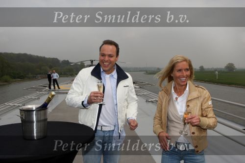 Oosterbeek, 24 April 2008
Frans Bauer komt samen met zijn a.s. vrouw Mariska Bauer aan met de helicopter.
Zij zijn gelandt op de huwelijksboot de \