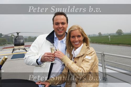 Oosterbeek, 24 April 2008
Frans Bauer komt samen met zijn a.s. vrouw Mariska Bauer aan met de helicopter.
Zij zijn gelandt op de huwelijksboot de \