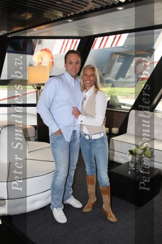 Oosterbeek, 24 April 2008
Frans Bauer komt samen met zijn a.s. vrouw Mariska Bauer aan met de helicopter.
Zij zijn gelandt op de huwelijksboot de \