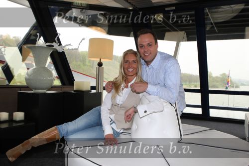 Oosterbeek, 24 April 2008
Frans Bauer komt samen met zijn a.s. vrouw Mariska Bauer aan met de helicopter.
Zij zijn gelandt op de huwelijksboot de \