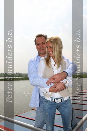 Oosterbeek, 24 April 2008
Frans Bauer komt samen met zijn a.s. vrouw Mariska Bauer aan met de helicopter.
Zij zijn gelandt op de huwelijksboot de \