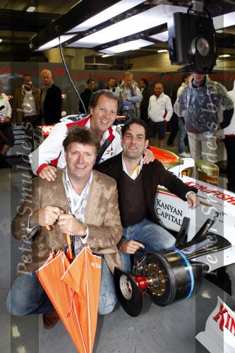 Spa 7 september 2008
Formule 1 Grand Prix van Spa Francochamps. Frans Engelenhoven Michiel Mol en Jean Luc ING
Peter Smulders bv