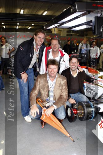 Spa 7 september 2008
Formule 1 Grand Prix van Spa Francochamps. Frans Engelenhoven Michiel Mol en Jean Luc ING
Peter Smulders bv