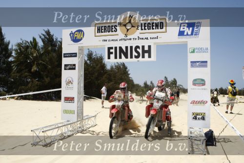 Dakar 23 maart 2008
Straatbeeld in Dakar waar de heroes legend eindigt. 
Peter Smulders bv