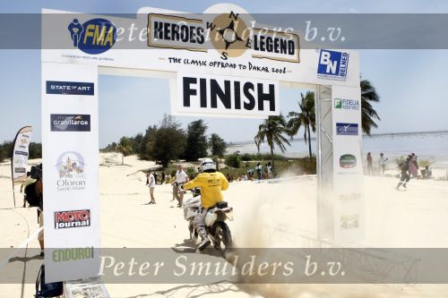 Dakar 23 maart 2008
Straatbeeld in Dakar waar de heroes legend eindigt. 
Peter Smulders bv