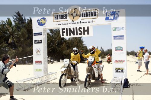 Dakar 23 maart 2008
Straatbeeld in Dakar waar de heroes legend eindigt. Frans Verhoeven
Peter Smulders bv