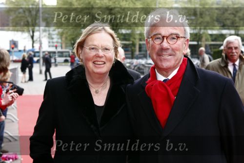 Utrecht 28 april 2009
Pieter v Vollenhoven viert zijn 70e verjaardag in het Beatrix theater in Utrecht. Frans Weisglas met vrouw
Peter Smulders bv