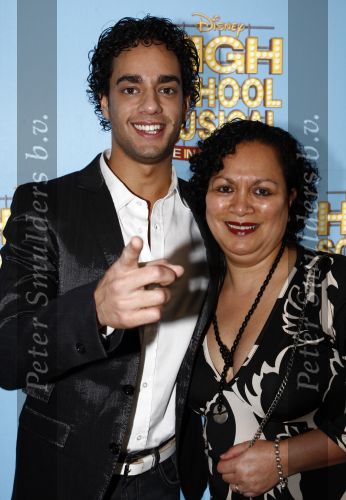 Tilburg 25 januari 2009
Premiere High school musical in schouwburg Tilburg. Freek bartels met moeder
Peter Smulders bv