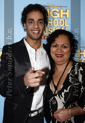 Tilburg 25 januari 2009
Premiere High school musical in schouwburg Tilburg. Freek bartels met moeder
Peter Smulders bv