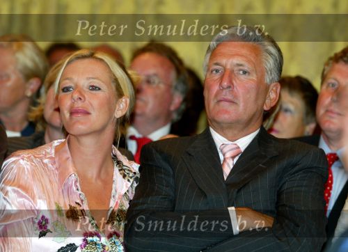 Amsterdam 9 mei 2003

modeshow frans molenaar in amstel hotel.
met irene v d laar 
frits krooymans met vrouw
Peter Smulders bv