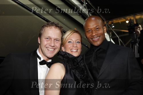 Amsterdam 6 december 2007
Miljonairsfair 2007 in de rai te amsterdam. Vip avond. Frits Kuiper met vrouw en Eric Jacoth