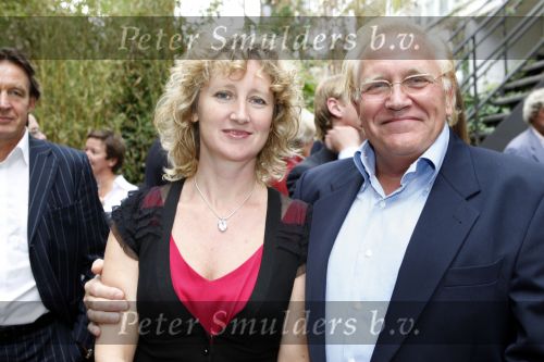 Amsterdam 7 september 2007
Opening nieuwe pand van de Pim de Vos advocaten op de pc hooftstraat. Frits Lohnen met vrouw