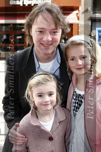 Amsterdam 13 april 2008
Premiere Winx club in Tuschinski. Frits Sissing met dochters