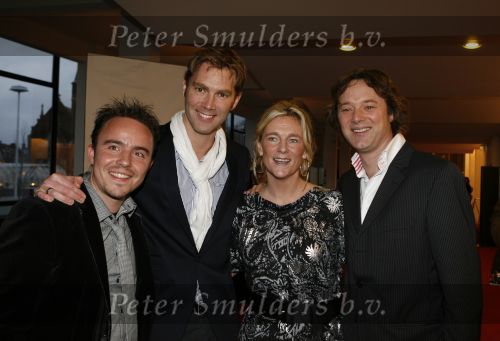 Tilburg, 20 Januari 2008
Premiere Musical FAME
Frits Sissing met zijn vrouw Sipke Jan Bousema met zijn partner
Foto Peter Smulders BV