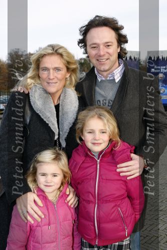 Kaatsheuvel 24 november 2007
Premiere Assepoester in de efteling. Frits Sissing met vrouw en kinderen