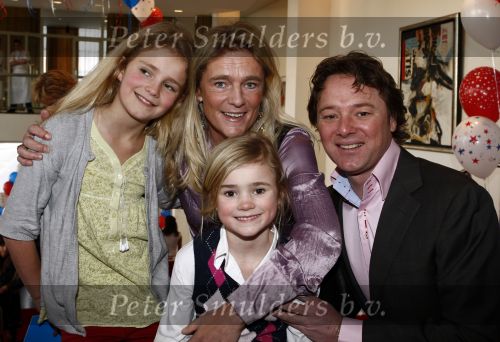 Tilburg 25 januari 2009
Premiere High school musical in schouwburg Tilburg. Frits Sissing met vrouw en kinderen
Peter Smulders bv