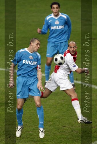 Amsterdam, 30 Januari 2008 Kompetitiewedstrijd AJAX-PSV, eindstand 0-2
Seizoen 2007/2008
Gabri in duel met Timmy simons