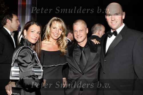 Amsterdam 6 december 2007
Miljonairsfair 2007 in de rai te amsterdam. Vip avond. gaby Kroon met vrouw en Astrid en haar man