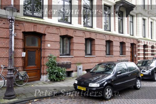 Amsterdam 29 oktober 2007
Ben Kolff verlaat het huis van zijn nieuwe vriendin Gallyon v Vessem.