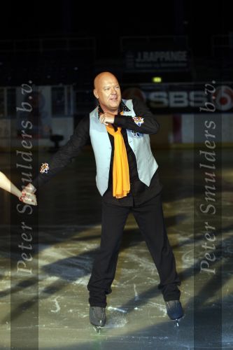 Amsterdam 23 oktober 2007
Nance Coolen en Gerard Joling bij presentatie sterren dansen op het ijs van sbs6  op de jaap eden baan. Gaston Starreveld