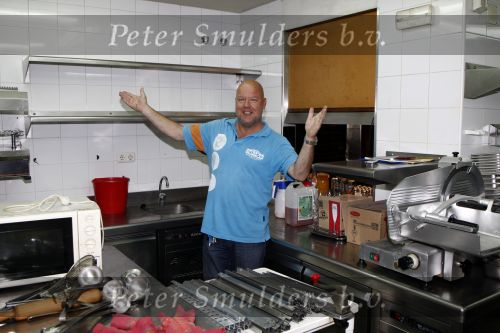 Marbella 23 april 2008

gaston Starreveld bij de verbouwing van zijn grand cafe Juul en zijn nieuwe huis.
Peter Smulders bv