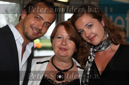 Molenaarsgraaf, 16 Mei 2008
Opening lief Babywear & Lifestyle.
PR man acteur Geert Hoes samen met zijn moeder Maud Hoes en zus