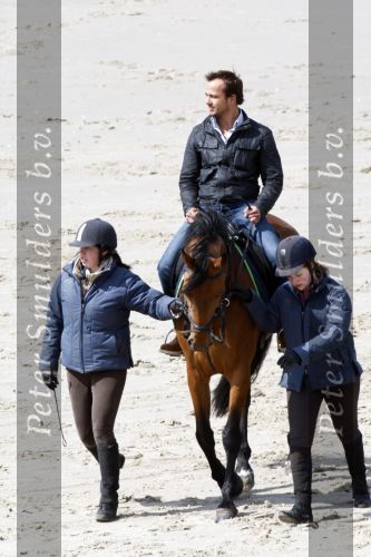 Schagen 17 april 2008
Opnames videoclip Gerard Joling met paarden op het strand. Geert Hoes en Wino Ontzigt zijn ook aanwezig.
Peter Smulders bv