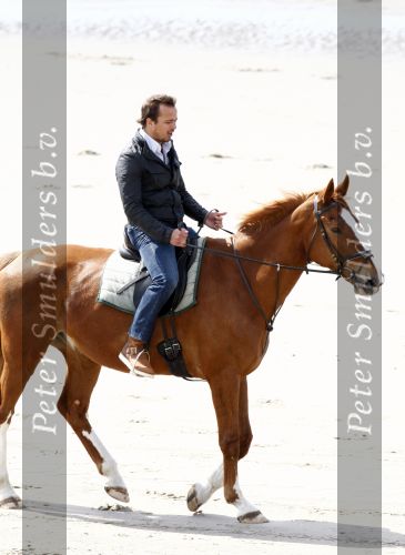 Schagen 17 april 2008
Opnames videoclip Gerard Joling met paarden op het strand. Geert Hoes en Wino Ontzigt zijn ook aanwezig.
Peter Smulders bv