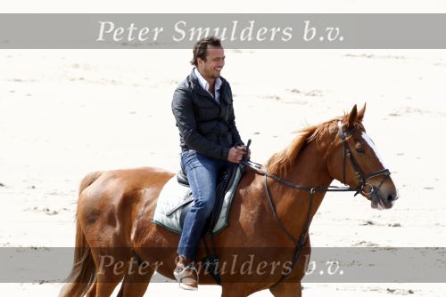 Schagen 17 april 2008
Opnames videoclip Gerard Joling met paarden op het strand. Geert Hoes en Wino Ontzigt zijn ook aanwezig.
Peter Smulders bv