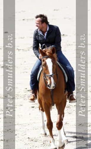 Schagen 17 april 2008
Opnames videoclip Gerard Joling met paarden op het strand. Geert Hoes en Wino Ontzigt zijn ook aanwezig.
Peter Smulders bv