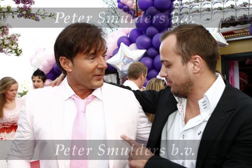 Amsterdam 27 april 2009
Feestje van Gerard Joling voor zijn 49e verjaardag bij cafe het Kalfje. Geert Hoes
Peter Smulders bv