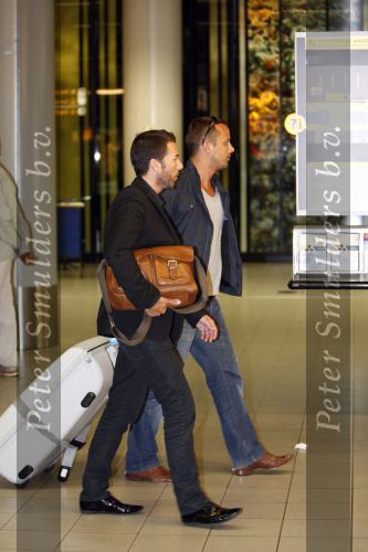 Amsterdam 27 augustus 2008
Geert Hoes en Arjen de vriend van Percy arriveren op schiphol nadat ze op Aruba zijn geweest voor de begrafenis van Percy.
