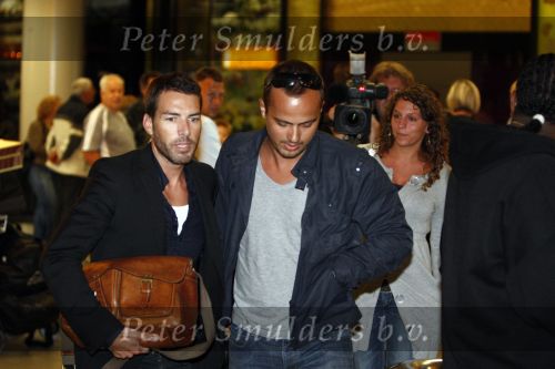 Amsterdam 27 augustus 2008
Geert Hoes en Arjen de vriend van Percy arriveren op schiphol nadat ze op Aruba zijn geweest voor de begrafenis van Percy.
Peter Smulders bv