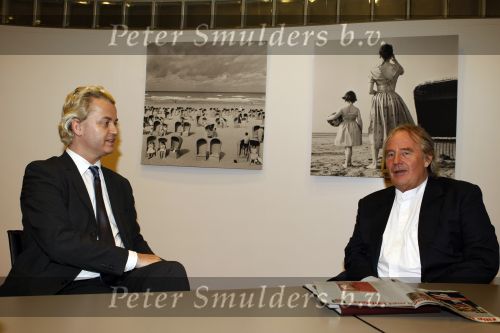 Den Haag 23 januari 2009 
Karel Hille interviewt Geert Wilders in de tweede kamer.
Peter Smulders bv