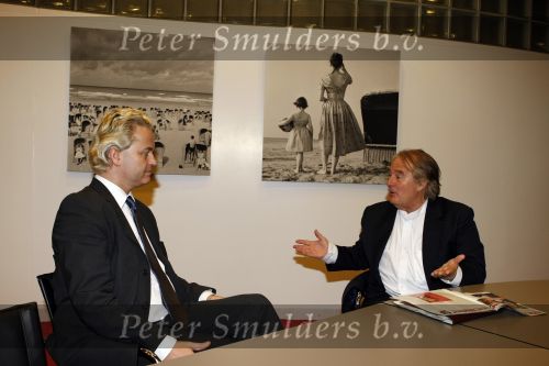 Den Haag 23 januari 2009 
Karel Hille interviewt Geert Wilders in de tweede kamer.
Peter Smulders bv