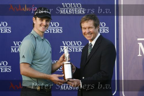 4 November 2007 Valderrama Golfclub ( Spanje )
Finaledag Volvo Masters Seizoen 2007
Winnaar Justin Rose ontvangt uit handen van directeur PGA George O\'Grady de beker voor het europees Kampioenschap 2007