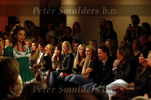Amsterdam 2 maart 2009
Modeshow Jos Raak bij Loods 6 in Amsterdam. georgina Verbaan loopt mee en Jort Kelder komt kijken
Peter Smulders bv