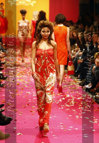 Amsterdam 2 maart 2009
Modeshow Jos Raak bij Loods 6 in Amsterdam. georgina Verbaan loopt mee en Jort Kelder komt kijken
Peter Smulders bv