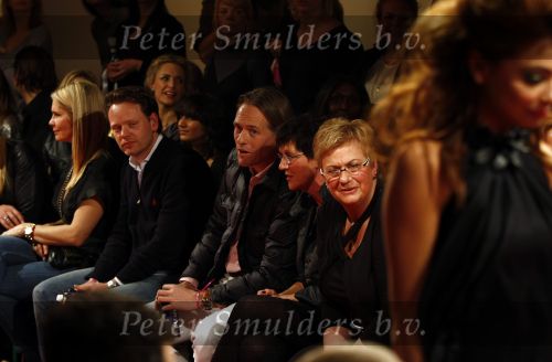 Amsterdam 2 maart 2009
Modeshow Jos Raak bij Loods 6 in Amsterdam. georgina Verbaan loopt mee en Jort Kelder komt kijken
Peter Smulders bv