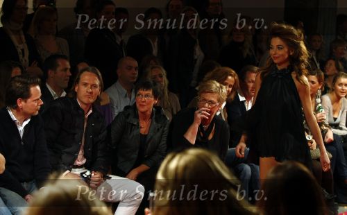 Amsterdam 2 maart 2009
Modeshow Jos Raak bij Loods 6 in Amsterdam. georgina Verbaan loopt mee en Jort Kelder komt kijken
Peter Smulders bv