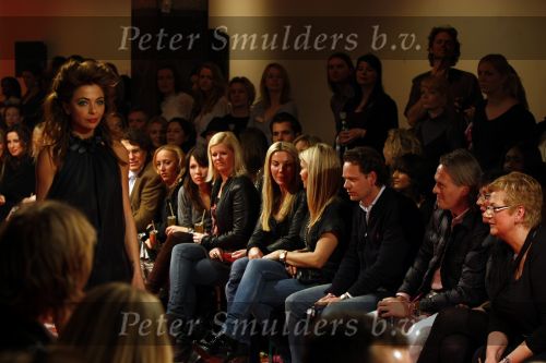 Amsterdam 2 maart 2009
Modeshow Jos Raak bij Loods 6 in Amsterdam. georgina Verbaan loopt mee en Jort Kelder komt kijken
Peter Smulders bv