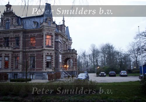 Nigtevecht 4 en 5 april 2008
Auto van Georgina Verbaan en auto van Jort Kelder staan voor zijn huis in Nigtevecht.
Peter Smulders bv