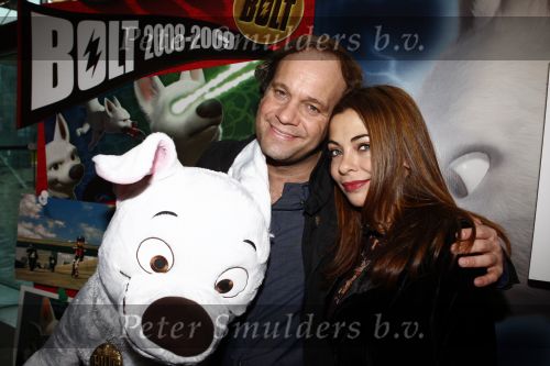 Amsterdam 7 februari 2009
Premiere disneyfilm Bolt in pathe arena. Carlo Boszhard met Georgina Verbaan
Peter Smulders bv