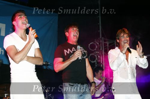 Curacao 31 december 2008 1 januari 2009
Oudjaarsfeest bij Mambo Beach. optreden Jeroen v d Boom Gerard Joling en Jan Smit
Peter Smulders bv