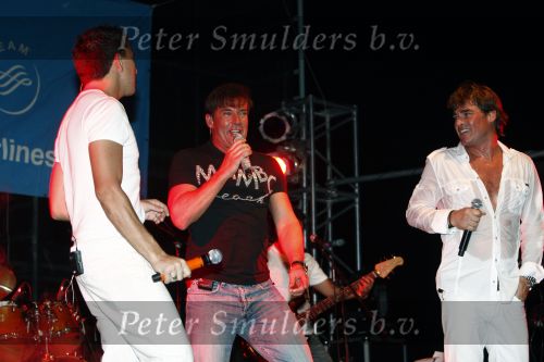 Curacao 31 december 2008 1 januari 2009
Oudjaarsfeest bij Mambo Beach. optreden Jeroen v d Boom Gerard Joling en Jan Smit
Peter Smulders bv