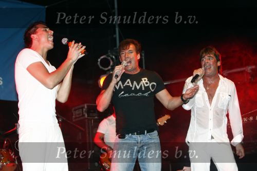 Curacao 31 december 2008 1 januari 2009
Oudjaarsfeest bij Mambo Beach. optreden Jeroen v d Boom Gerard Joling en Jan Smit
Peter Smulders bv