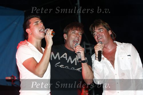 Curacao 31 december 2008 1 januari 2009
Oudjaarsfeest bij Mambo Beach. optreden Jeroen v d Boom Gerard Joling en Jan Smit
Peter Smulders bv